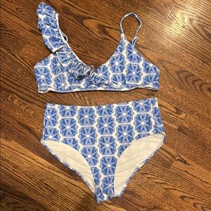 Vineyard Vines Blue and White Bikini Size Small